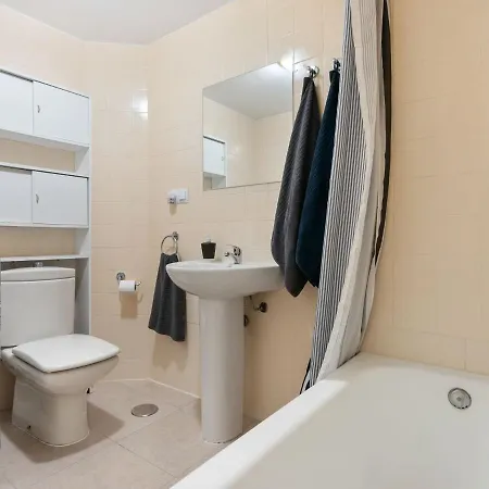 Pleasant In With Nearby Holiday home *