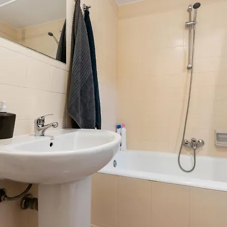 Pleasant In With Nearby Holiday home *